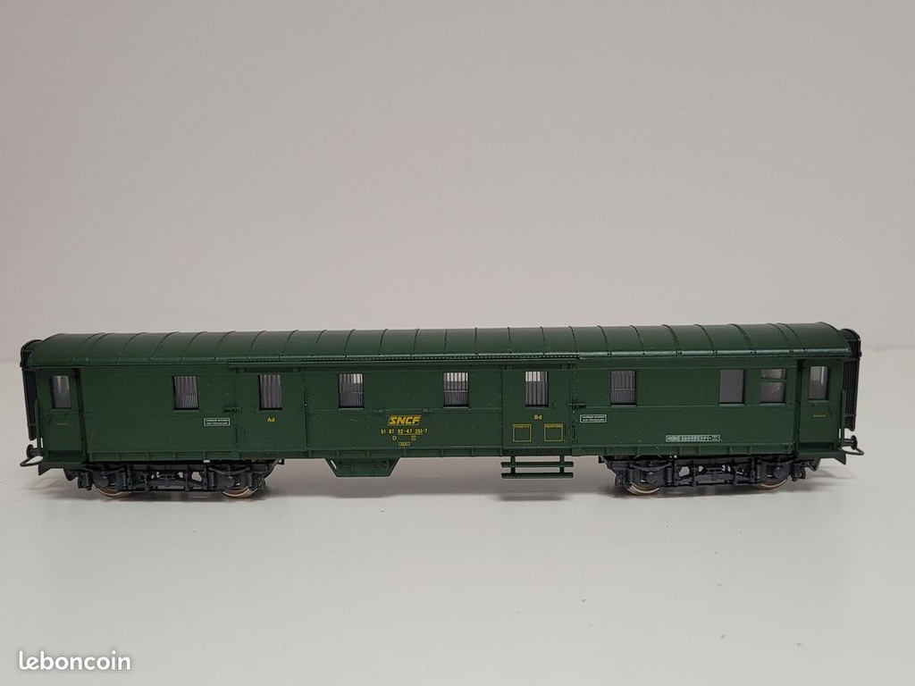 _n_5123_fourgon_sncf_classe_ex_drg_jouef_ho_4.jpg