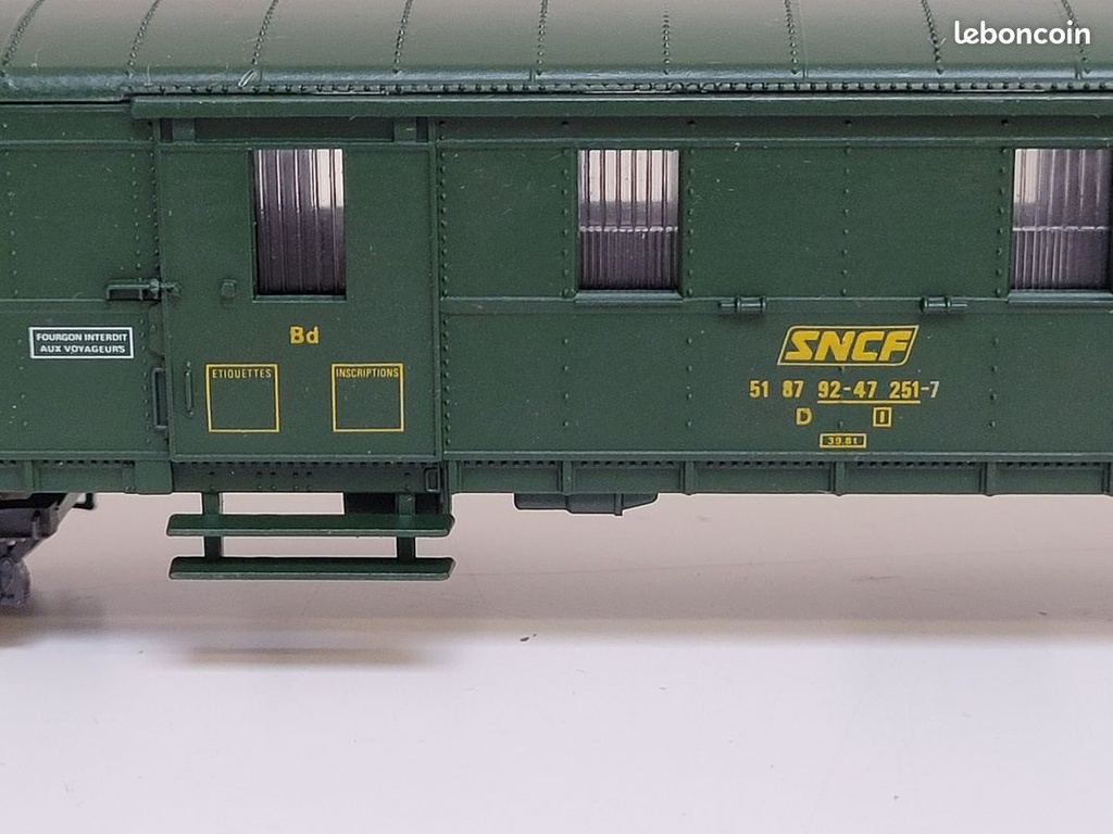 _n_5123_fourgon_sncf_classe_ex_drg_jouef_ho_6.jpg