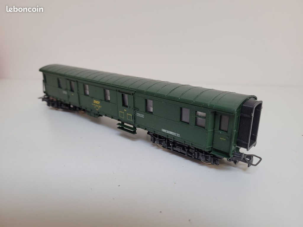 _n_5123_fourgon_sncf_classe_ex_drg_jouef_ho_10.jpg