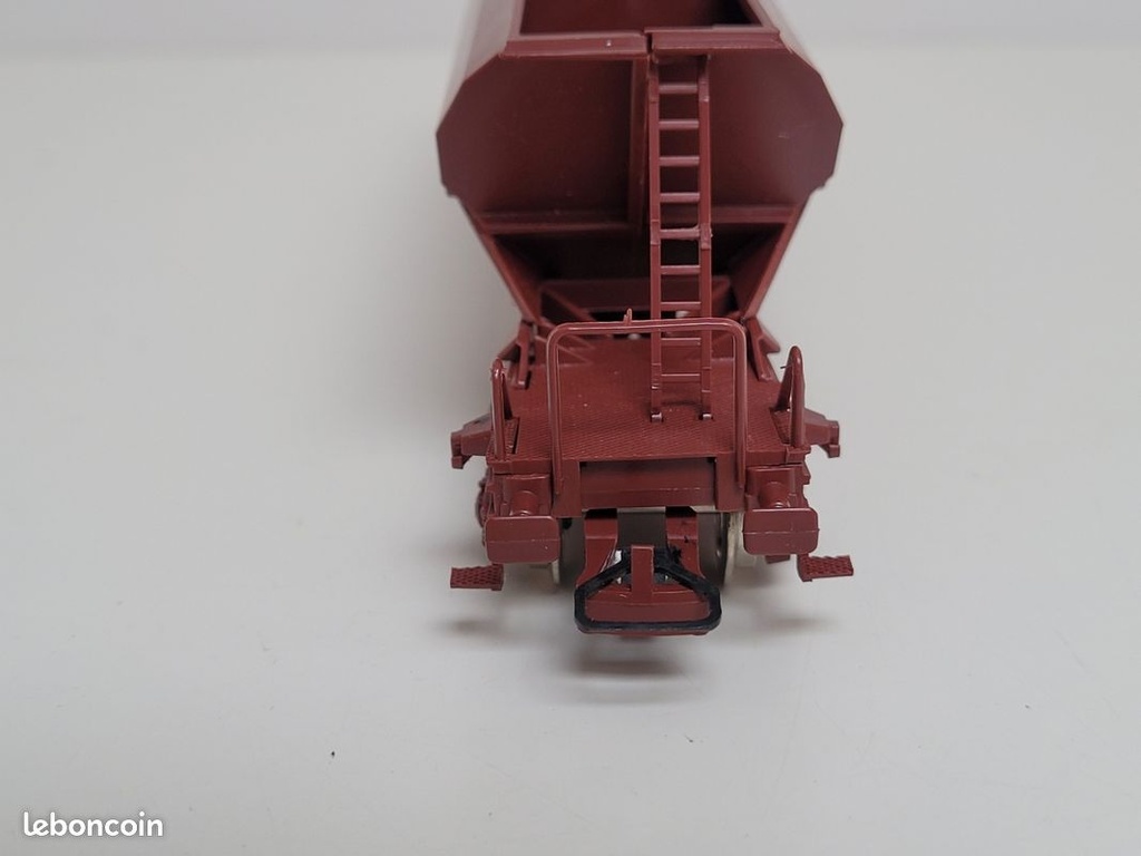 _n_664255_wagon_trmie__bogies_sncf_marchandises_jouef_ho_12.jpg