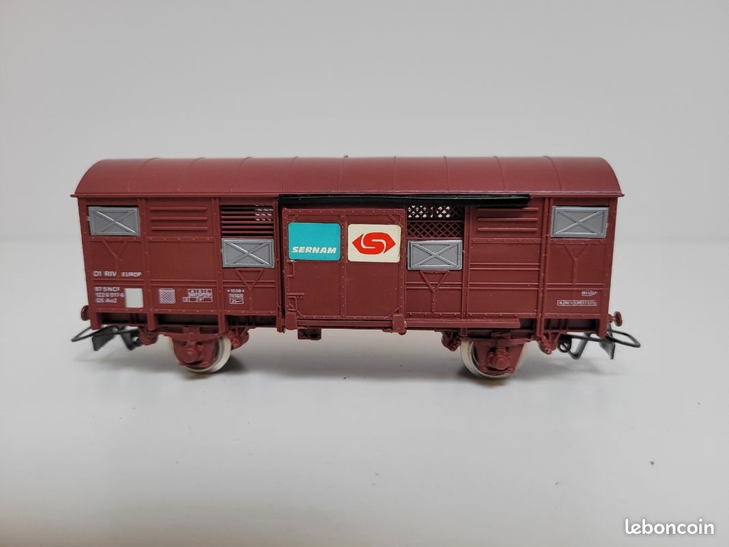 _n6251_wagon_couvert__bogies_sernam_jouef_ho_4.jpg
