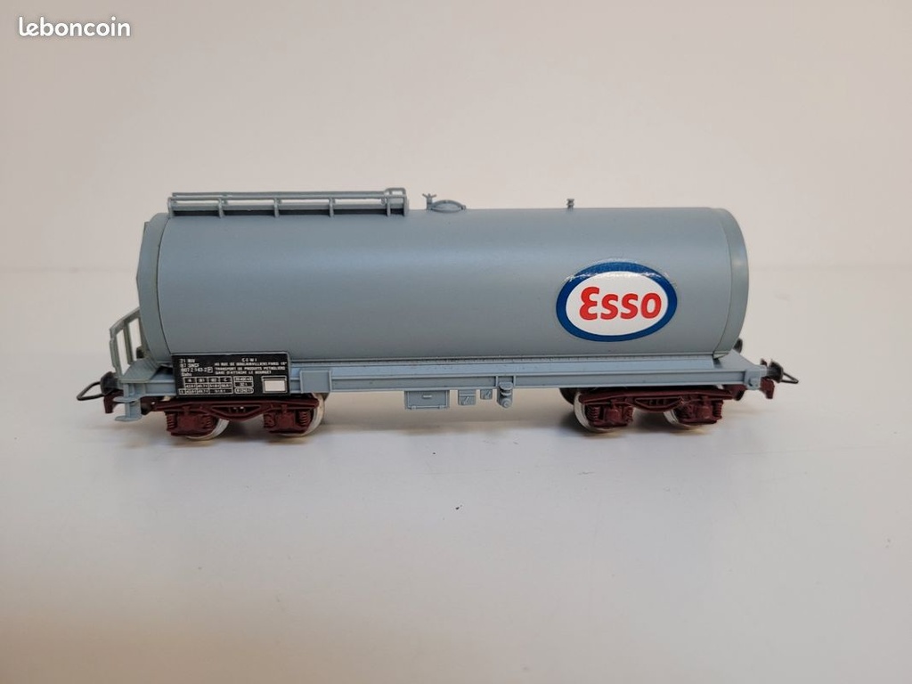 _n_6509_wagon_citerne__esso__bogie_jouef_ho_4.jpg