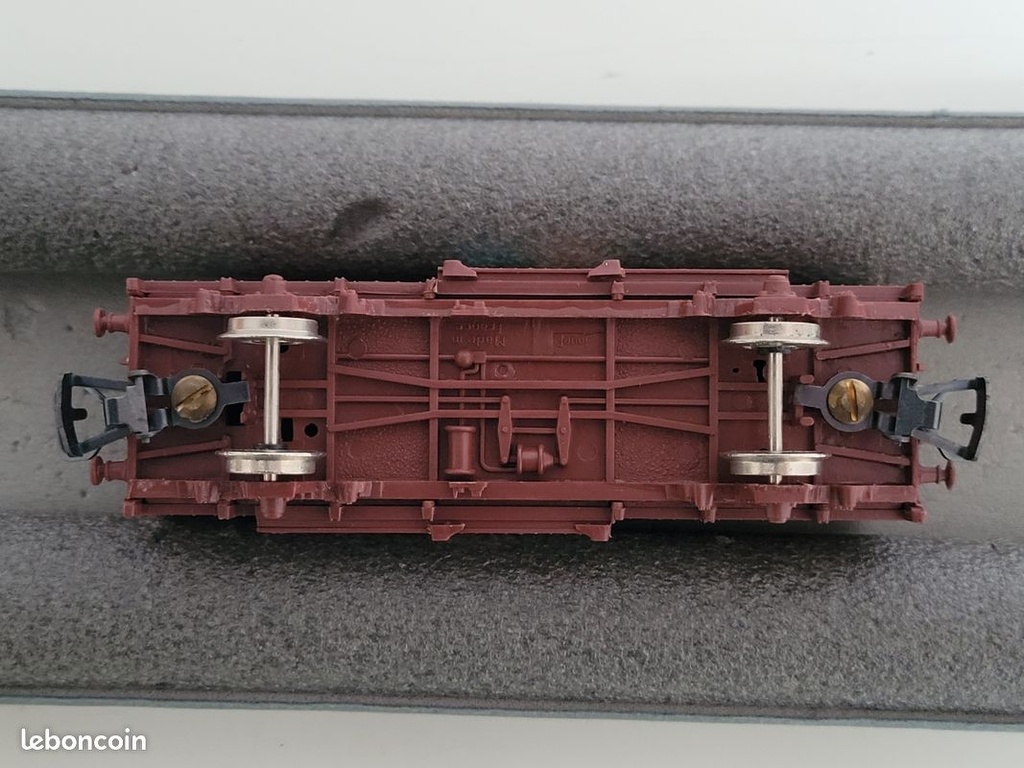 _n6251_wagon_couvert__bogies_sernam_jouef_ho_12.jpg