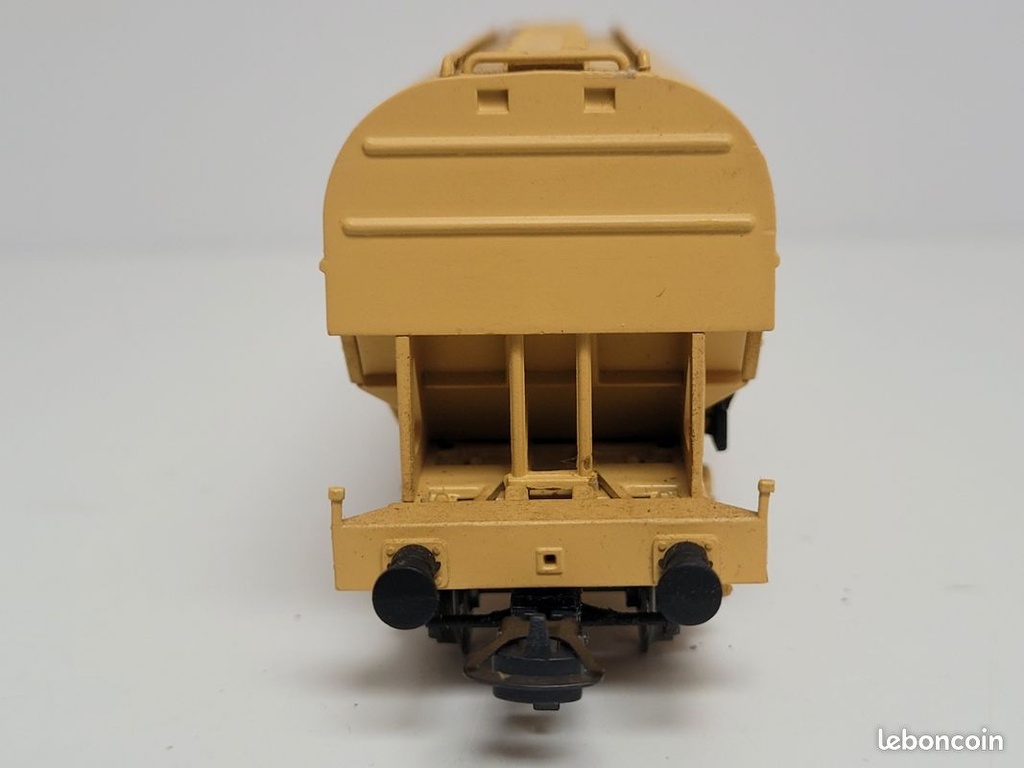 _n_4605_wagon_sncf_tmie_cralier__essieux_grands_moulins_villebon_makette_ho_11.jpg