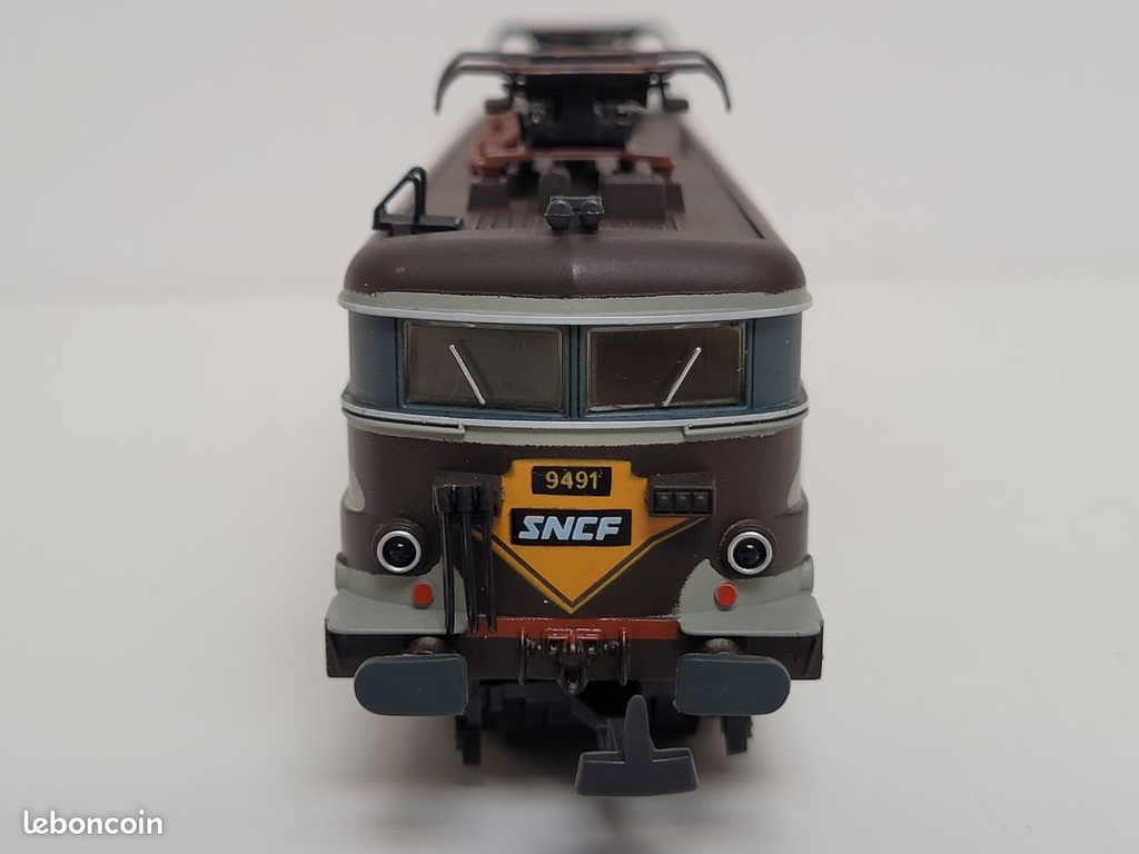_n_208160_locomotive_lectrique_bb_9491_livre_arzens_lima_ho_11.jpg