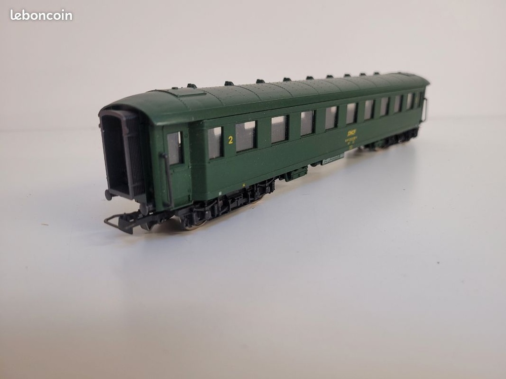 _n_5121_voiture_sncf_2_me_classe_ex_drg_jouef_ho_9.jpg