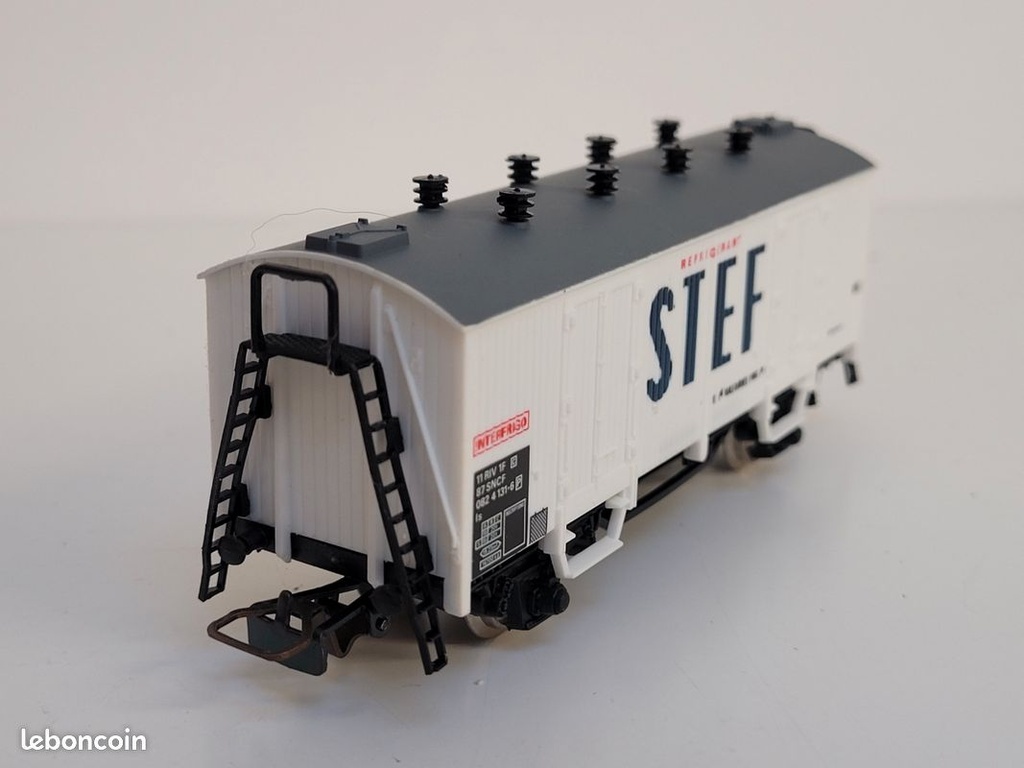 _n_6280_wagon_frigorifique__essieux_stef_jouef_ho_7.jpg