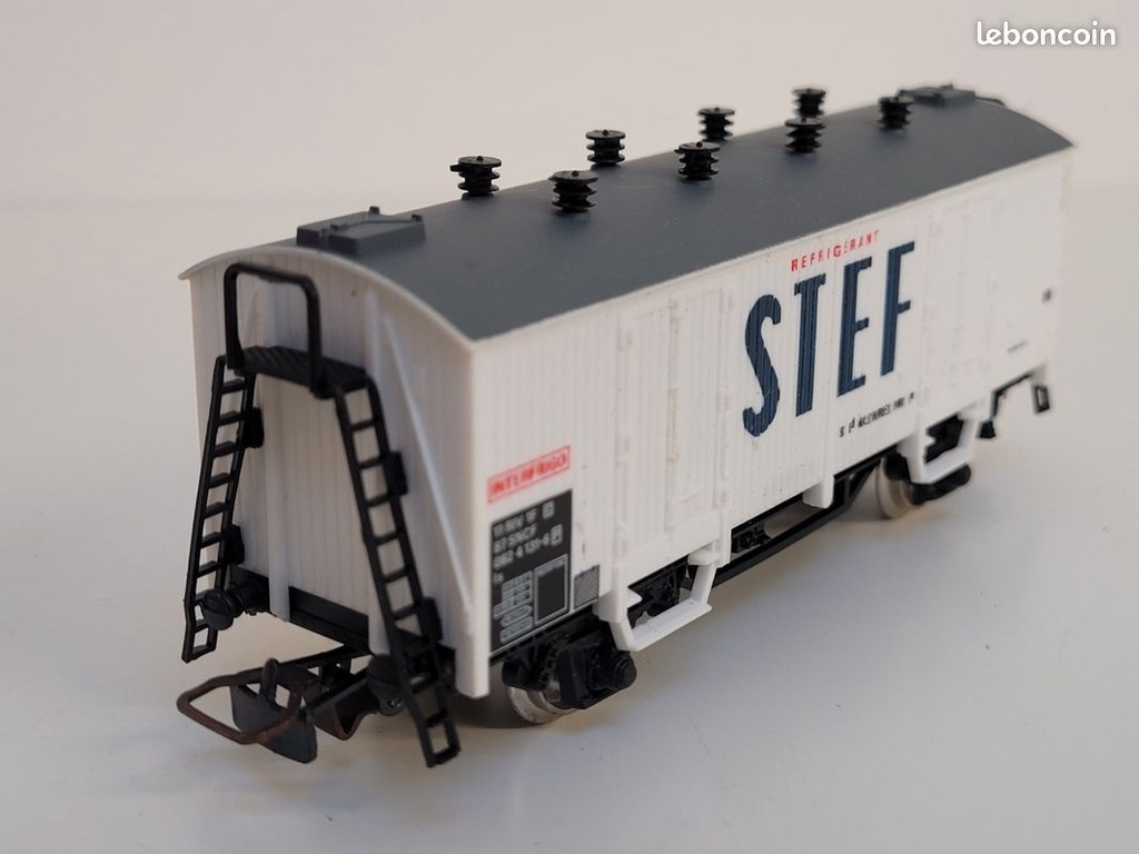 _n_6280_wagon_frigorifique__essieux_stef_jouef_ho_9.jpg