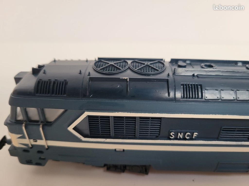 _n_8651_locomotive_lctrique_sncf_cc70002_jouef_ho_6.jpg