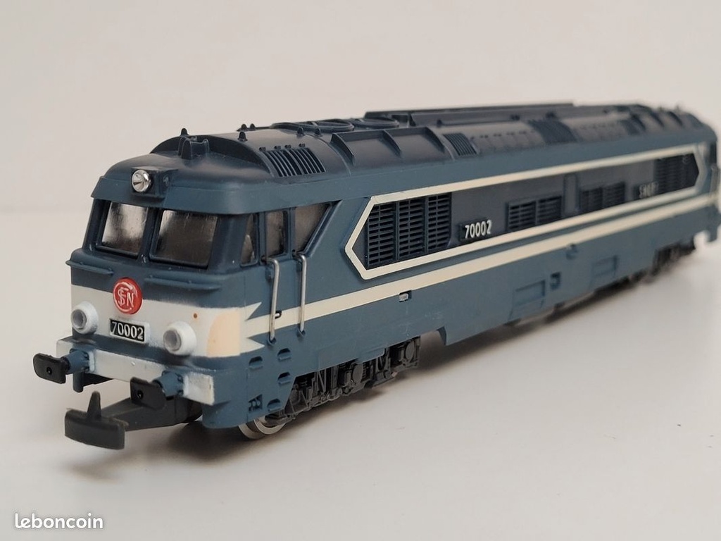 _n_8651_locomotive_lctrique_sncf_cc70002_jouef_ho_7.jpg