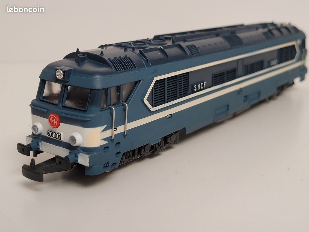 _n_8651_locomotive_lctrique_sncf_cc70002_jouef_ho_9.jpg