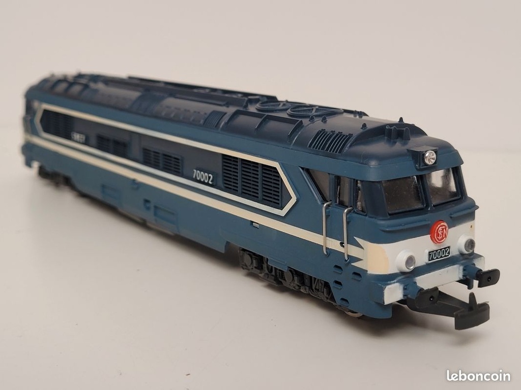 _n_8651_locomotive_lctrique_sncf_cc70002_jouef_ho_10.jpg