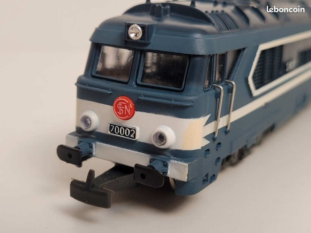 _n_8651_locomotive_lctrique_sncf_cc70002_jouef_ho_11.jpg