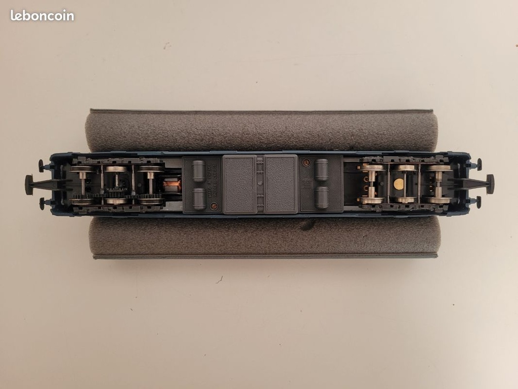 _n_8651_locomotive_lctrique_sncf_cc70002_jouef_ho_13.jpg