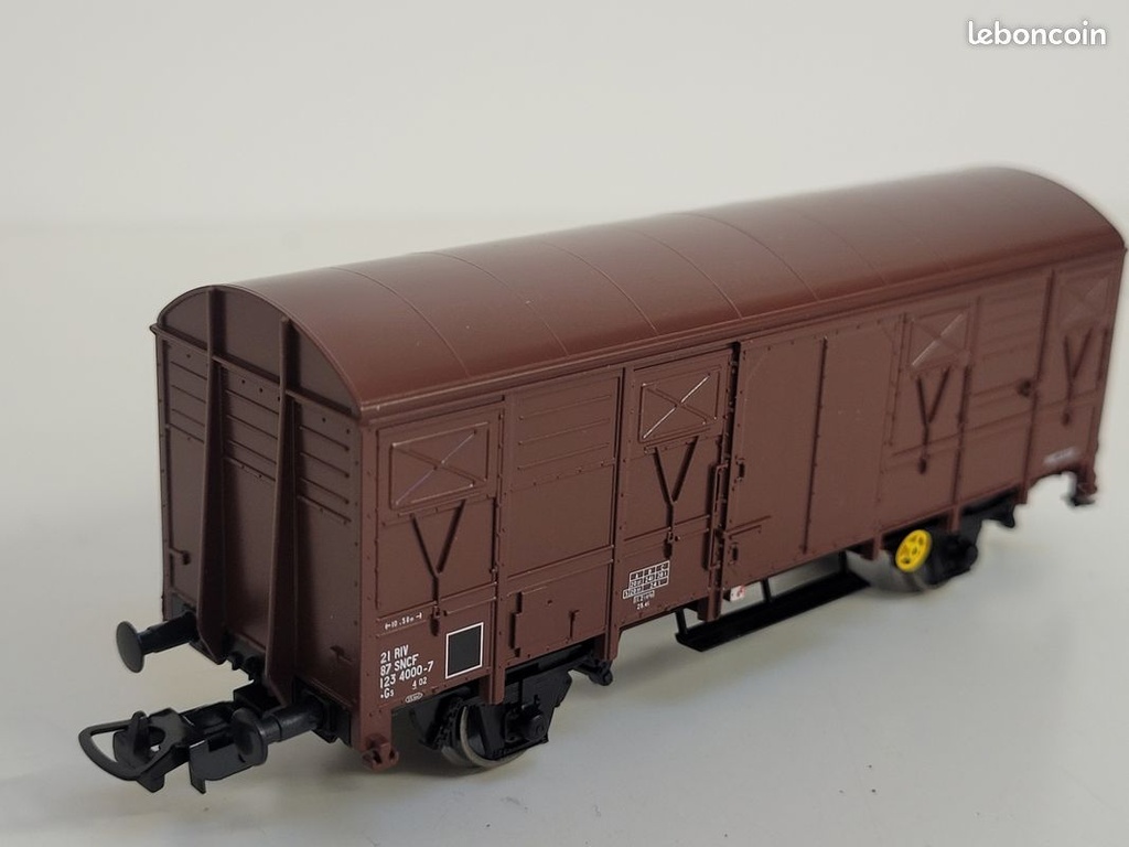 _n96620b_wagon_sncf_couvert_uic__essieux_type_gs4_piko_ho_9.jpg