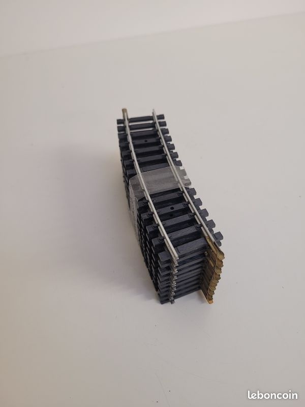 _n_8702_lot_de_10_demi_rails_courbes_rayon_385_mm_jouef_ho_2.jpg