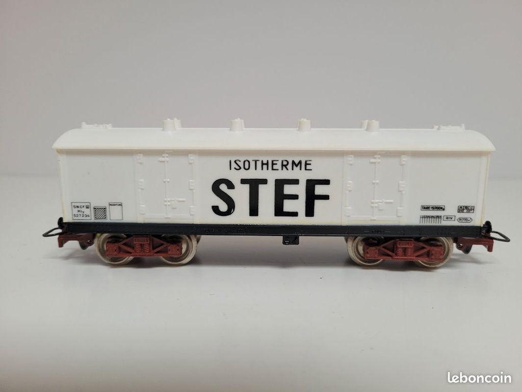 _n6560_wagon_isotherme_stef_parois_lisses__bogies_tp_jouef_ho_4.jpg