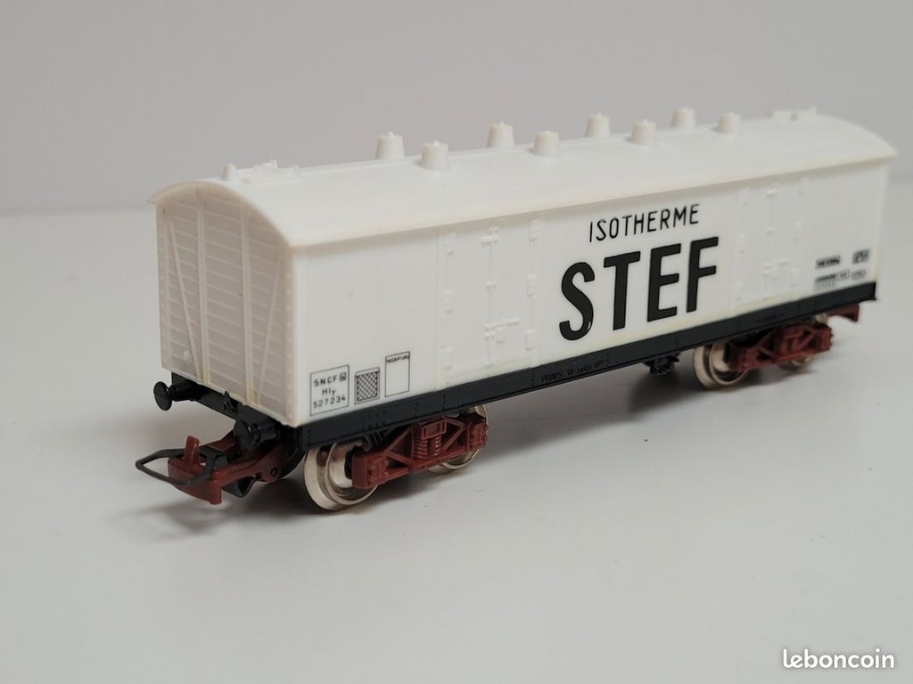 _n6560_wagon_isotherme_stef_parois_lisses__bogies_tp_jouef_ho_6.jpg