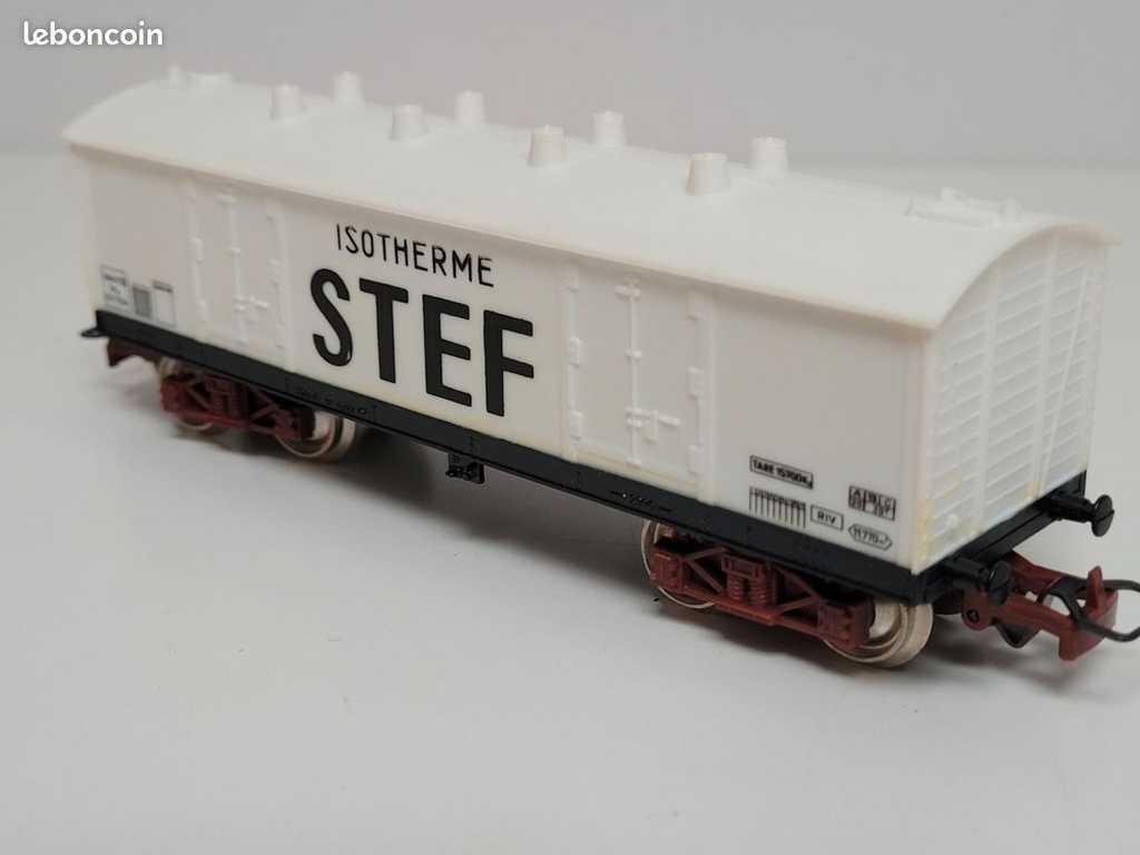 _n6560_wagon_isotherme_stef_parois_lisses__bogies_tp_jouef_ho_7.jpg