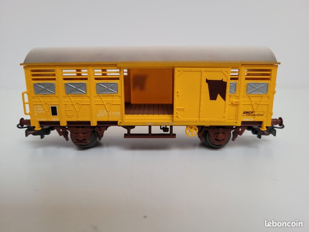 _n_1380_wagon_couvert__essieux_transport_de_bestiaux_electrotren_ho_7.jpg