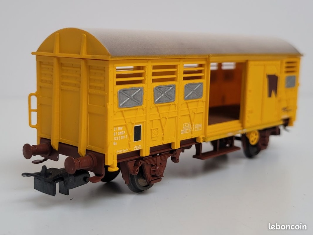 _n_1380_wagon_couvert__essieux_transport_de_bestiaux_electrotren_ho_8.jpg