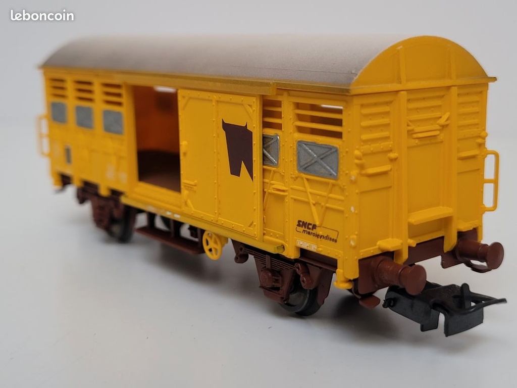 _n_1380_wagon_couvert__essieux_transport_de_bestiaux_electrotren_ho_9.jpg