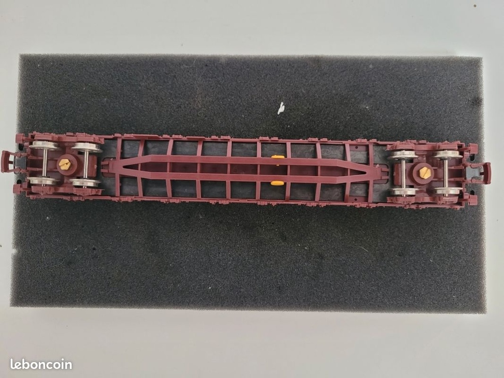 _n6756_wagon_sncf__bogies_avec_ranchers_type_res_jouef_ho_12.jpg
