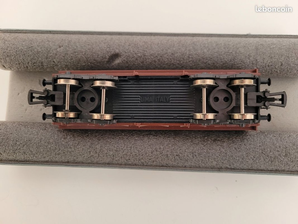 _n303184_wagon_shimms__bogies__toit_tlscopique_lima_ho_15.jpg