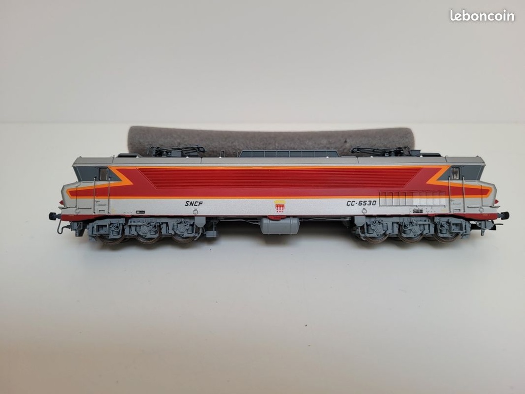 _n_hj2031_locomotive_lectrique_serie_cc_6530_jouef_ho_13.jpg