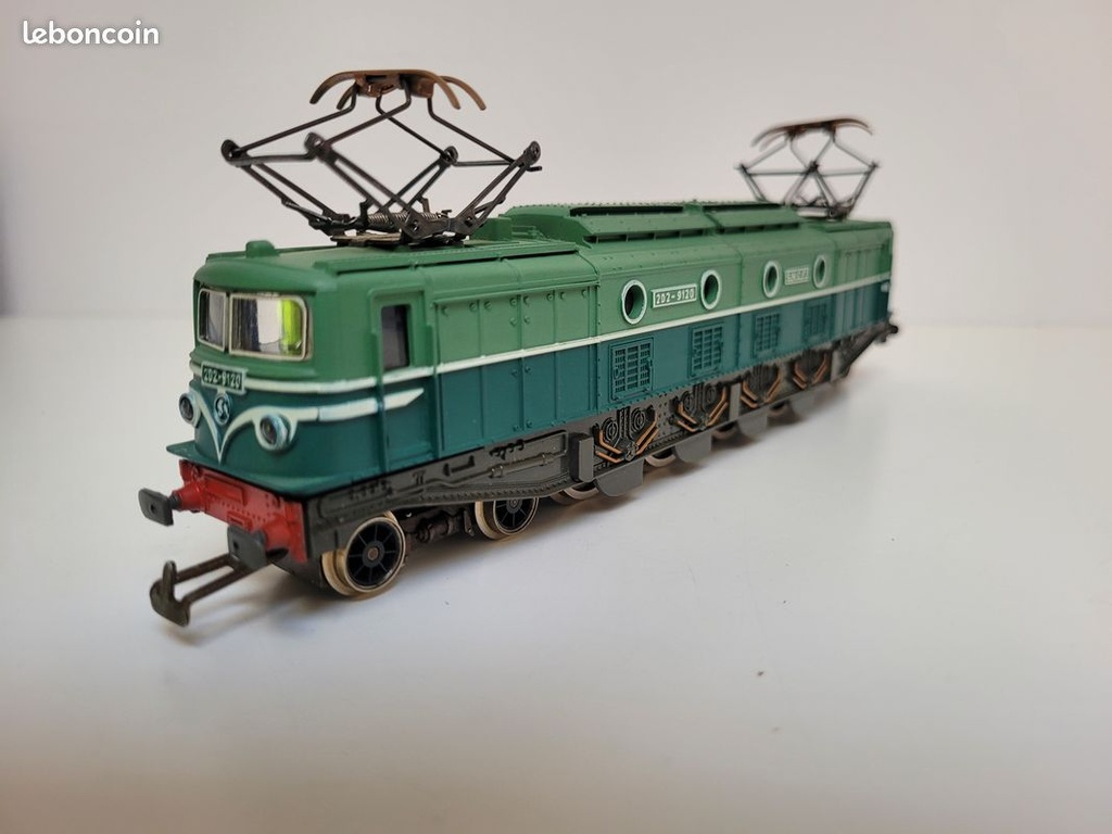 _n_8482_locomotive_lectrique_2d2_jouef_ho_7.jpg