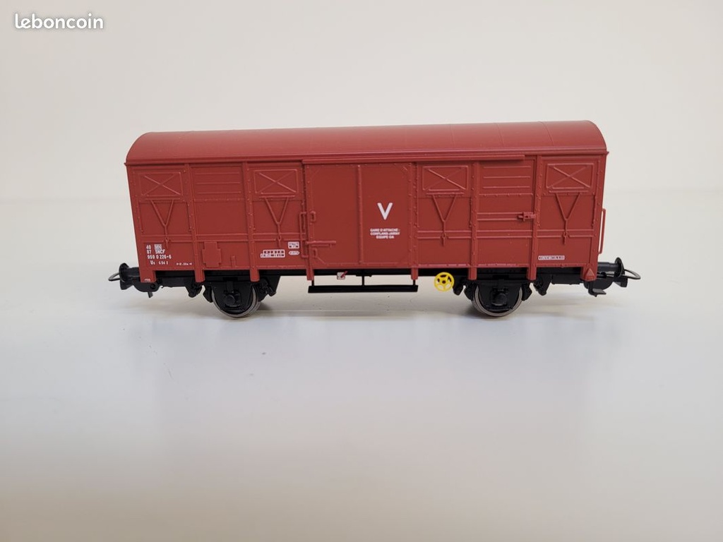 _n96626_wagon_couvert_essieux_sncf_type_us_piko_ho_4.jpg