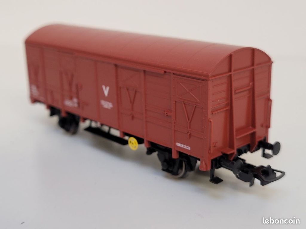 _n96626_wagon_couvert_essieux_sncf_type_us_piko_ho_7.jpg