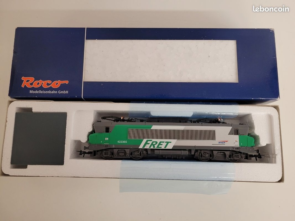 _n_62469_locomotive_lectrique_sncf_livre_fret_bb_422365_roco_ho_3.jpg