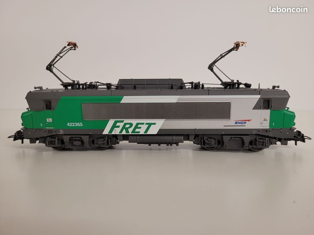 _n_62469_locomotive_lectrique_sncf_livre_fret_bb_422365_roco_ho_5.jpg