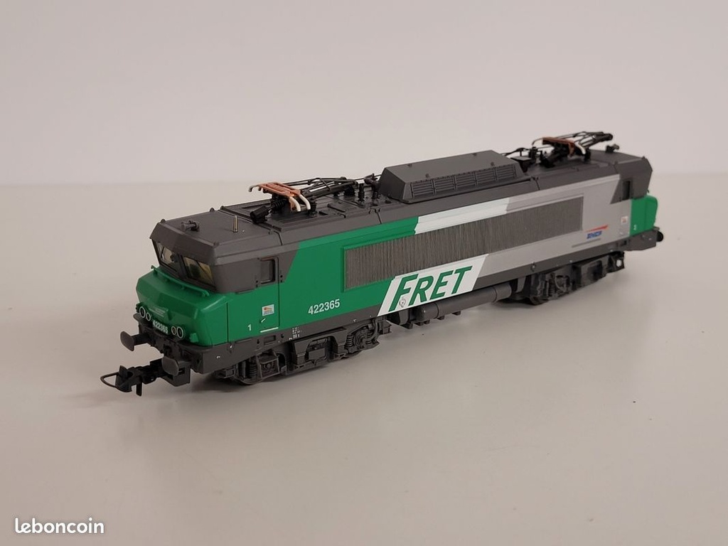 _n_62469_locomotive_lectrique_sncf_livre_fret_bb_422365_roco_ho_10.jpg