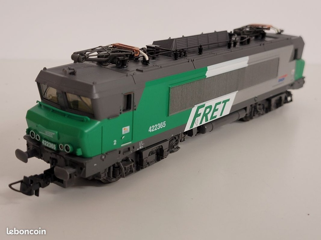 _n_62469_locomotive_lectrique_sncf_livre_fret_bb_422365_roco_ho_11.jpg