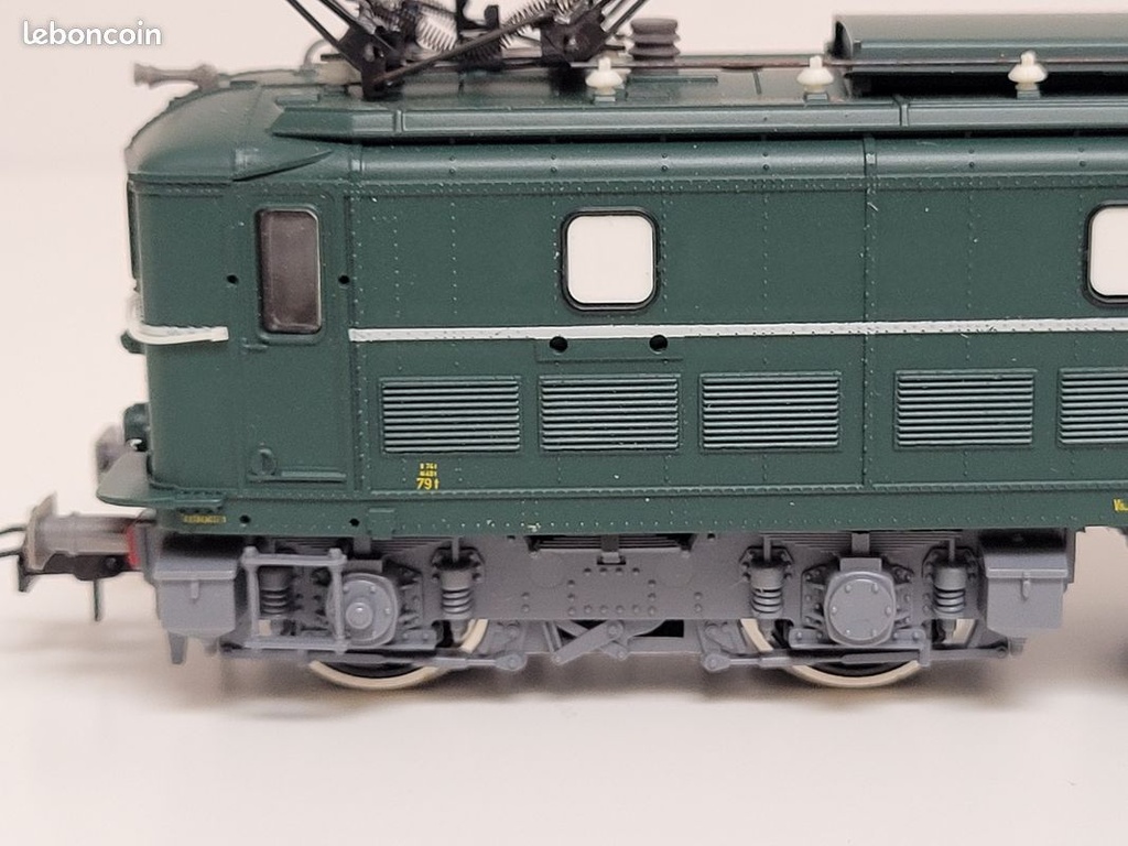 _n_04170a_locomotive_lectrique_sncf_bb_300_roco_ho_6.jpg