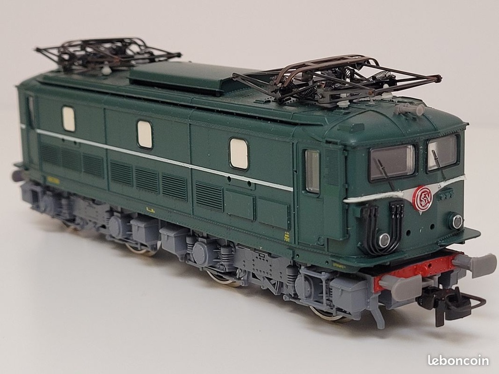 _n_04170a_locomotive_lectrique_sncf_bb_300_roco_ho_9.jpg