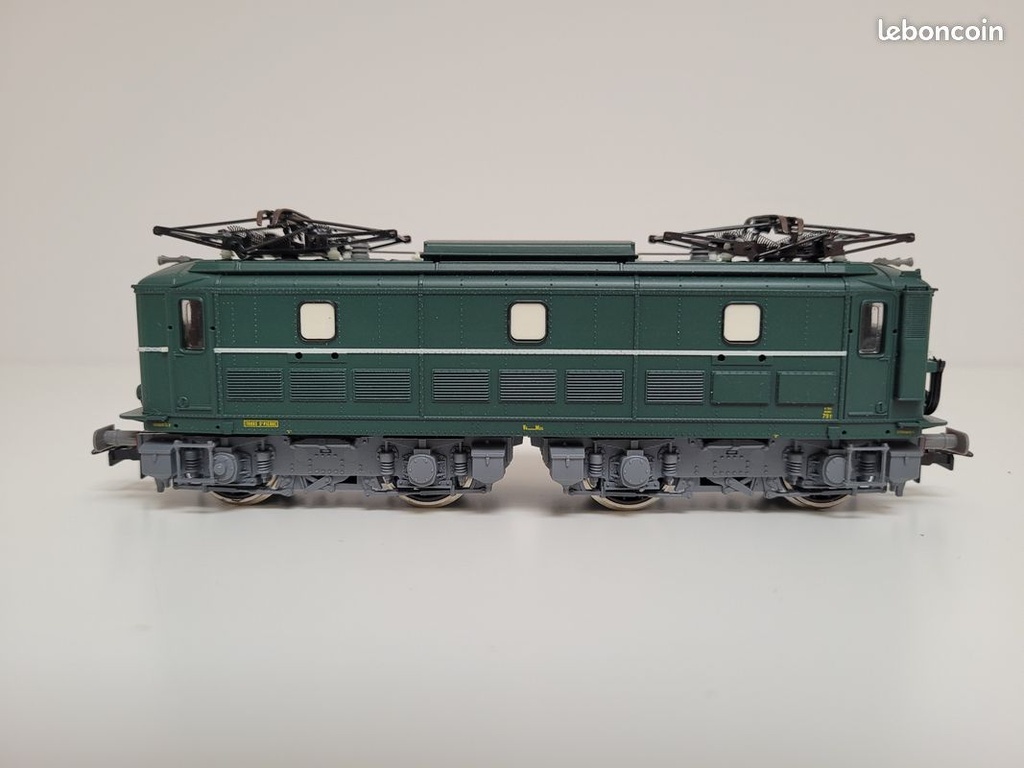 _n_04170a_locomotive_lectrique_sncf_bb_300_roco_ho_11.jpg