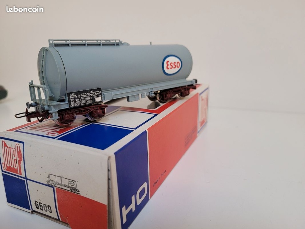  N° 6509 Wagon citerne à ESSO à bogie Jouef Ho