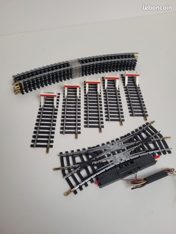  rails et éléments de voie Jouef Ho