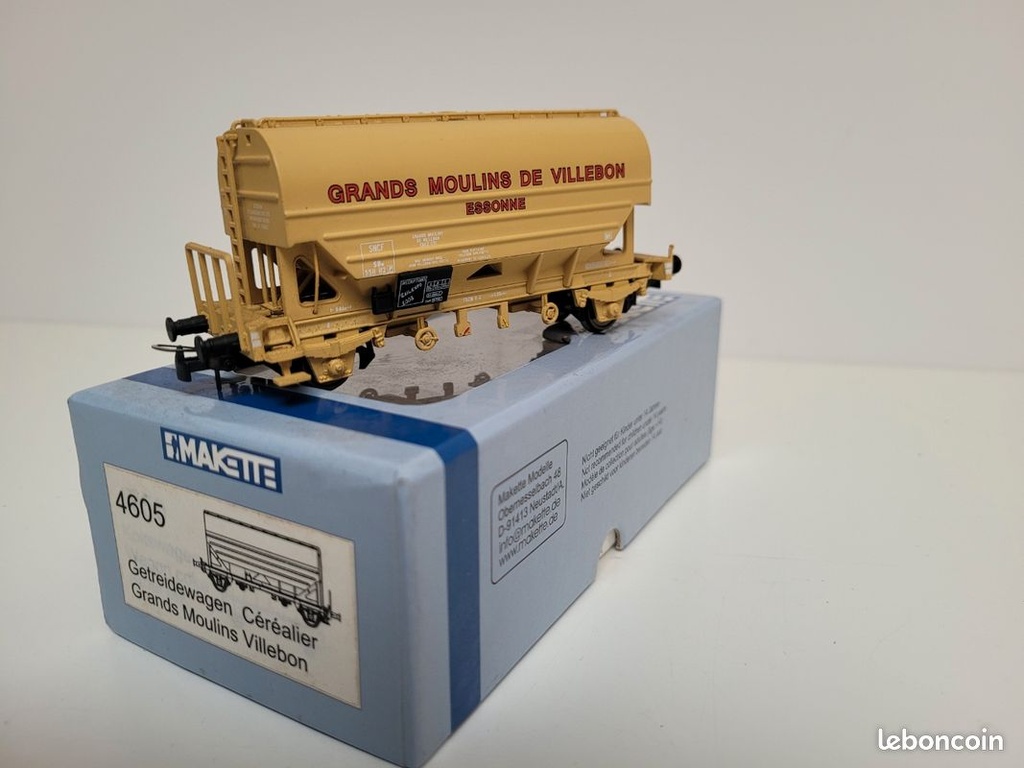 N° 4605 Wagon SNCF témie céréalier à essieux Grands Moulins VILLEBON MAKETTE HO