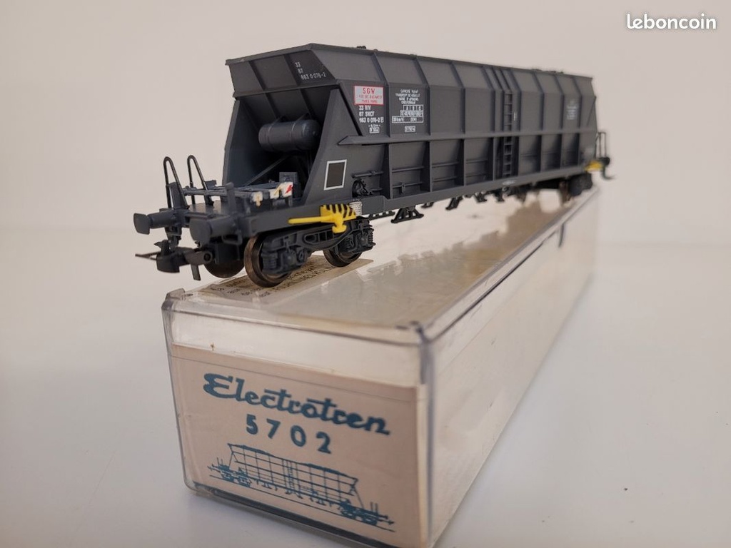 N° 5702 Wagon trémie houllier SGW à bogies Electrotren Ho