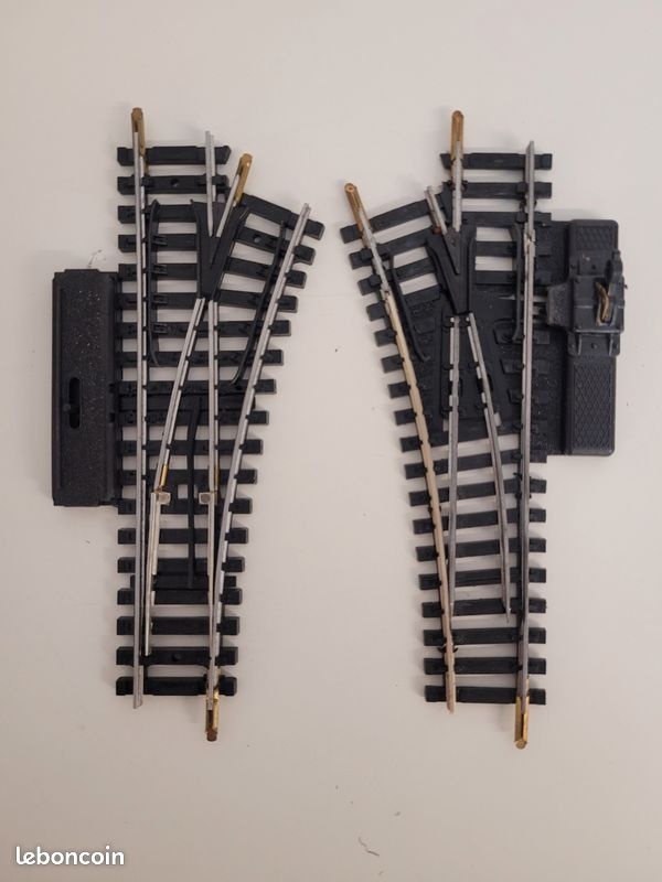 N° 44 et 45 lot de 2 aiguillages acier droit et gauche à commande manuel Jouef Ho