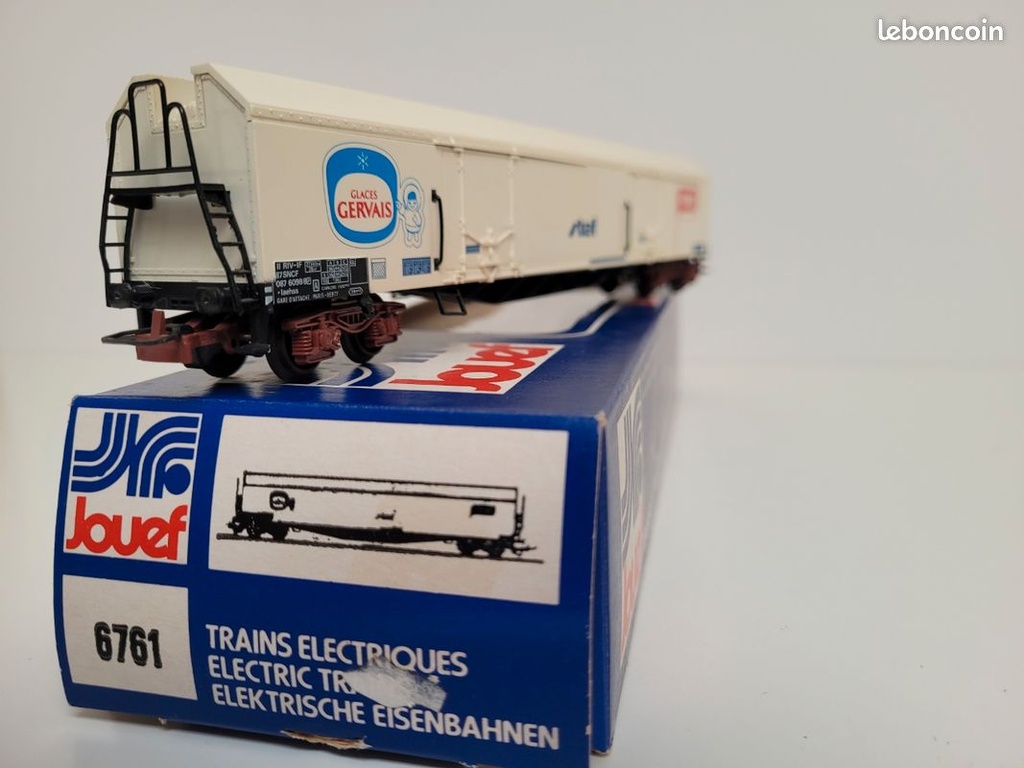 Train wagon N° 6761 Wagon laehss à bogies frigorifique STEF gervais findus Jouef Ho
