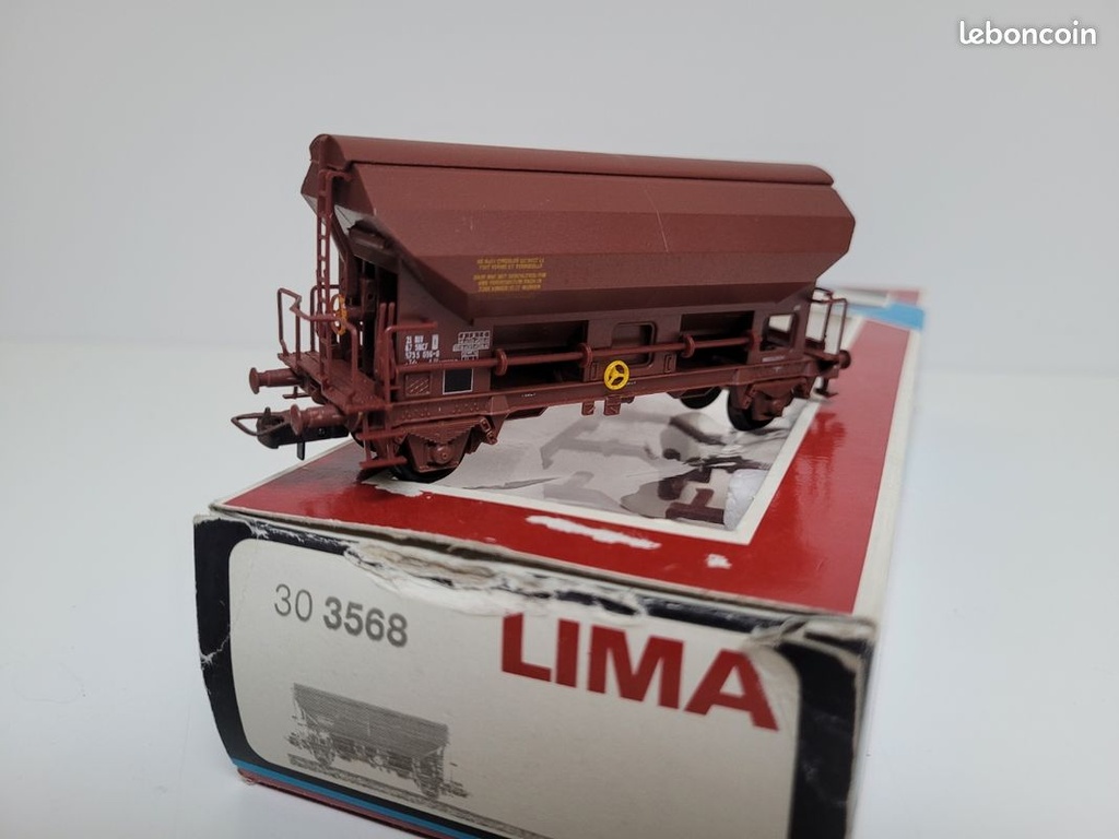Train wagon N° 303568 Wagon trémie SNCF à essieux Lima Ho