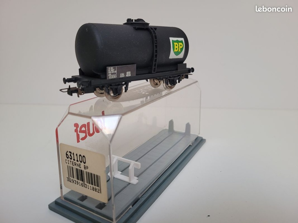 Train wagon N° 631100 Wagon citerne à essieux BP Jouef Ho