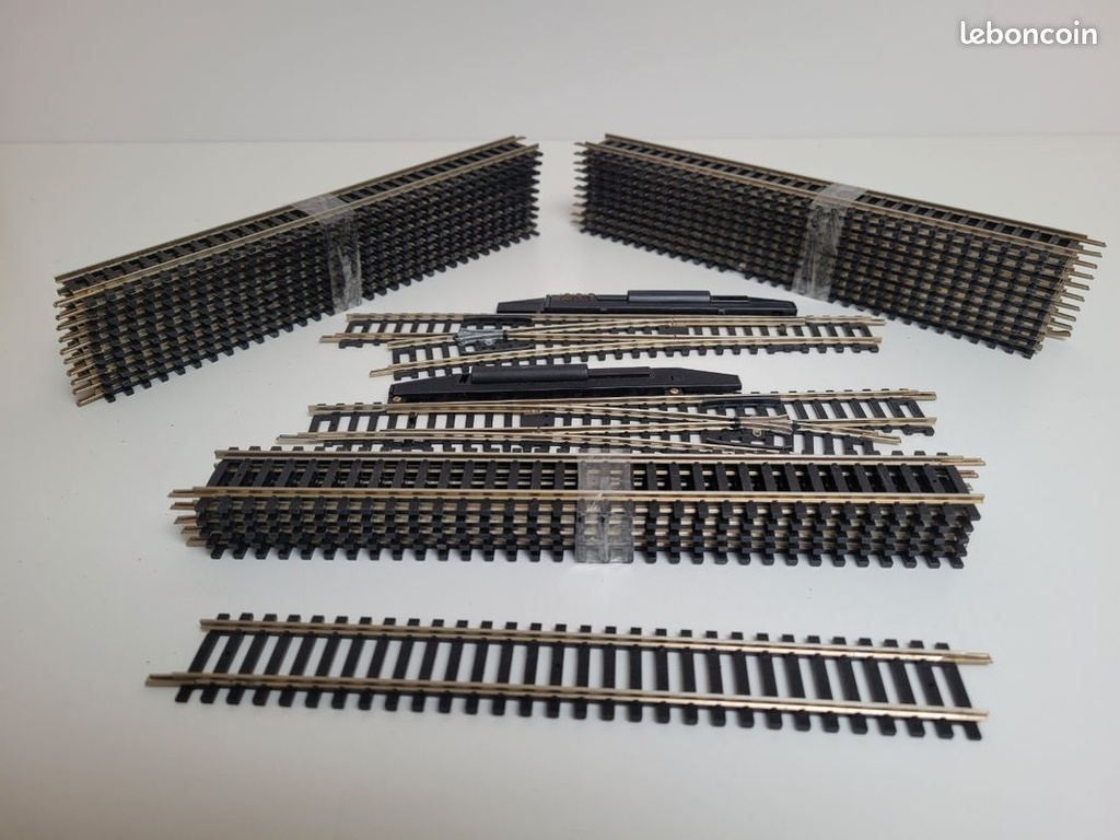 Train wagon lot de 26 rails droit et 1 aiguillages à commande électrique Roco Ho