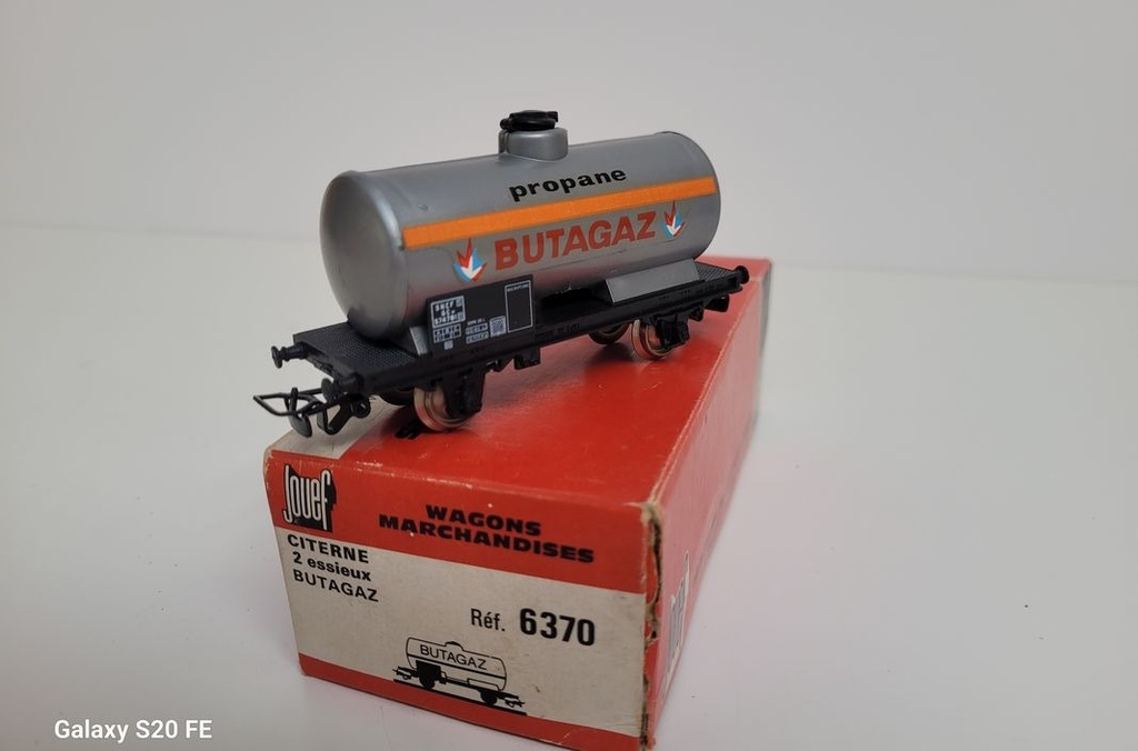 Train wagon N° 6370 Wagon citerne à essieux BUTAGAZ Jouef Ho