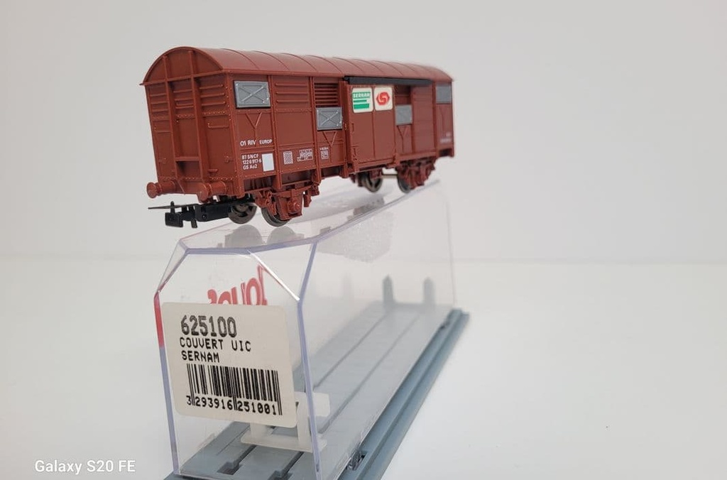 Train wagon N° 625100 wagon marchandises SNCF couvert à essieux Type UIC SERNAM Jouef Ho